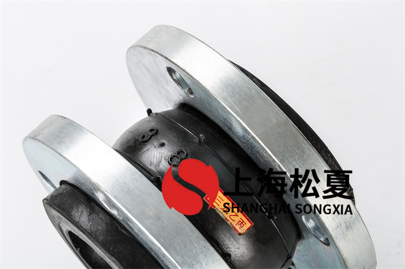 法兰碳钢橡胶接头的运用具备防护的功效